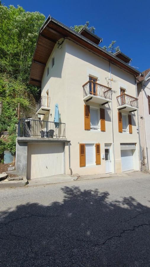 Joli Appartement Renove Avec Terrasse Brides-les-Bains Exterior foto
